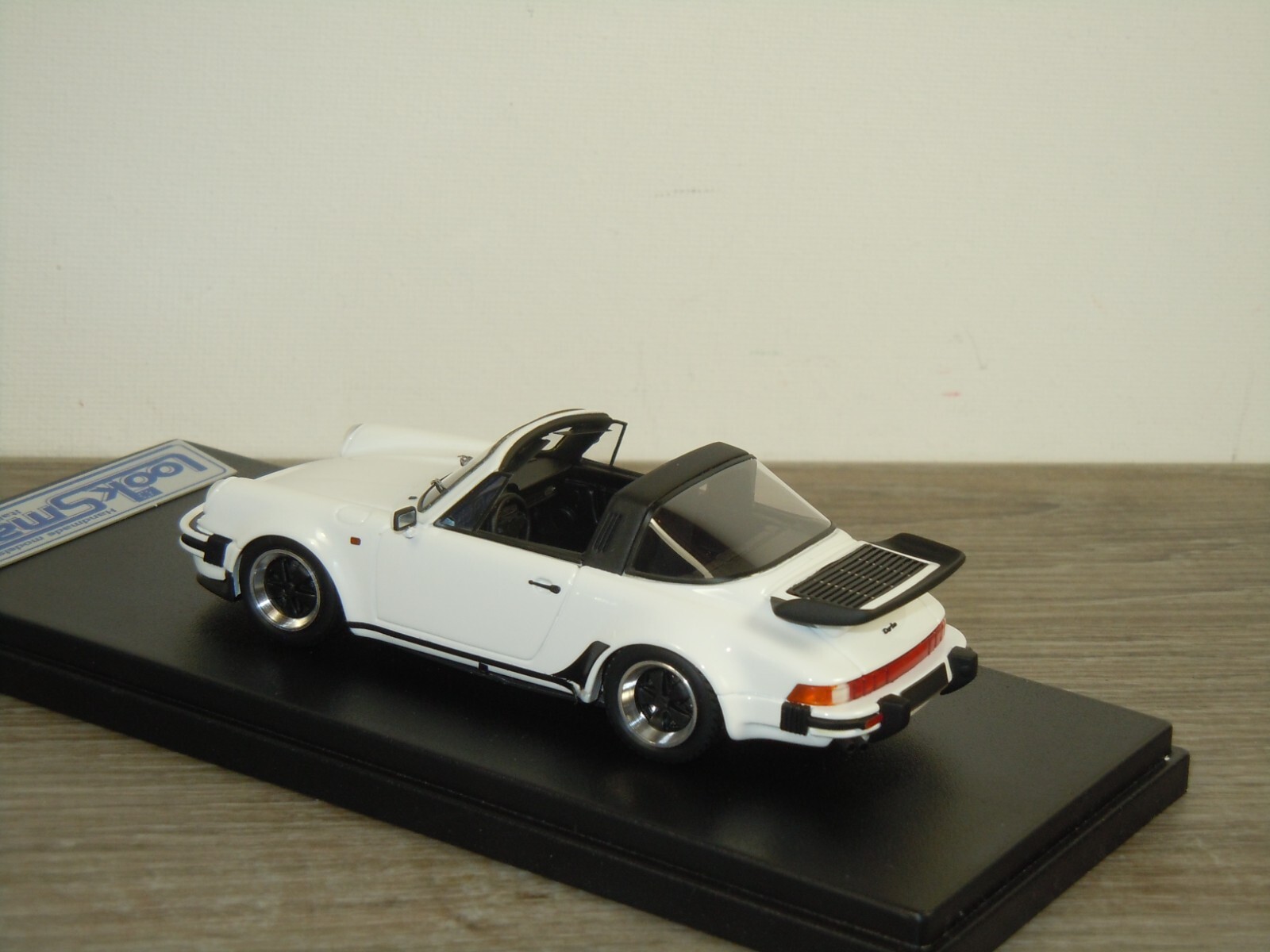 Picture 3 of 6