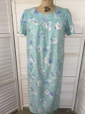 Vintage Honors Intimates Green Floral Short Sleeve Housedress Nightgown Large