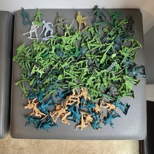 Lot Of 130 Toy Army Soldiers Green, Tan, Grey, Olive, Teal, Vintage, Modern Mix