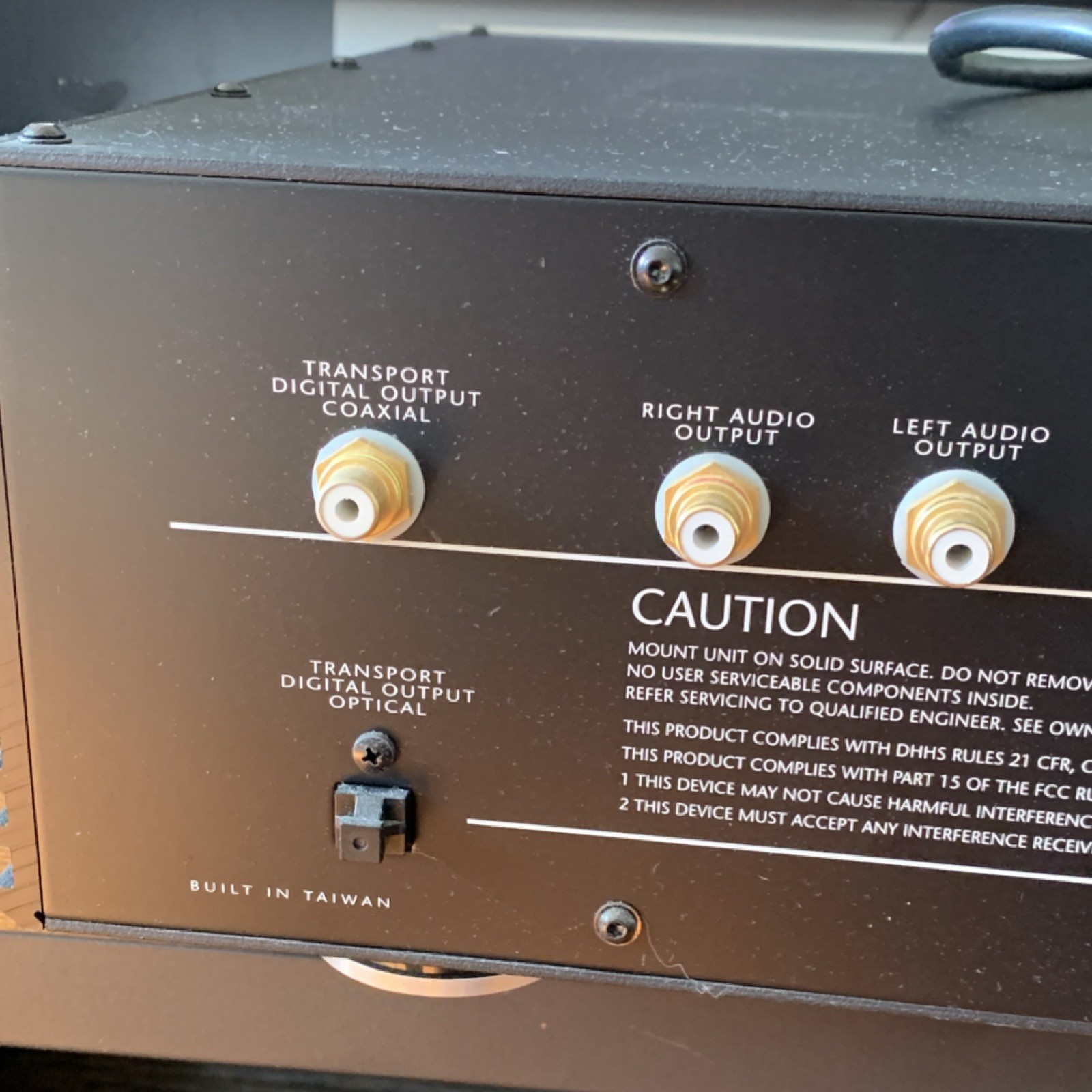 Limited Edition Black 2006 Digital Coaxial Optical Rca Audio Outputs