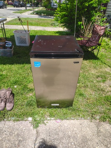 Upright Freezer 3 Cu. Ft. Mini Lock Stainless Steel Whynter CUF-301SS