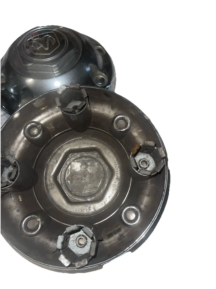 Tapacubos centrales cromados de 8 orejetas para camioneta Dodge Ram 2500 3500 2000-2002 (4) 52039098 Foto 3 de 4