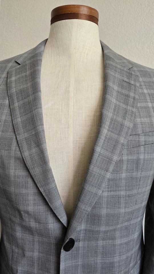Abrigo Deportivo Hugo Boss Blazer 38S Modelo "Nuevo" (Etiqueta Roja) Gris Cuadros (Jeffery). Foto 4 de 4