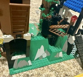 LEGO Dark Forest Fortress 6079 Complete Foresters Robinhood Set And Instructions