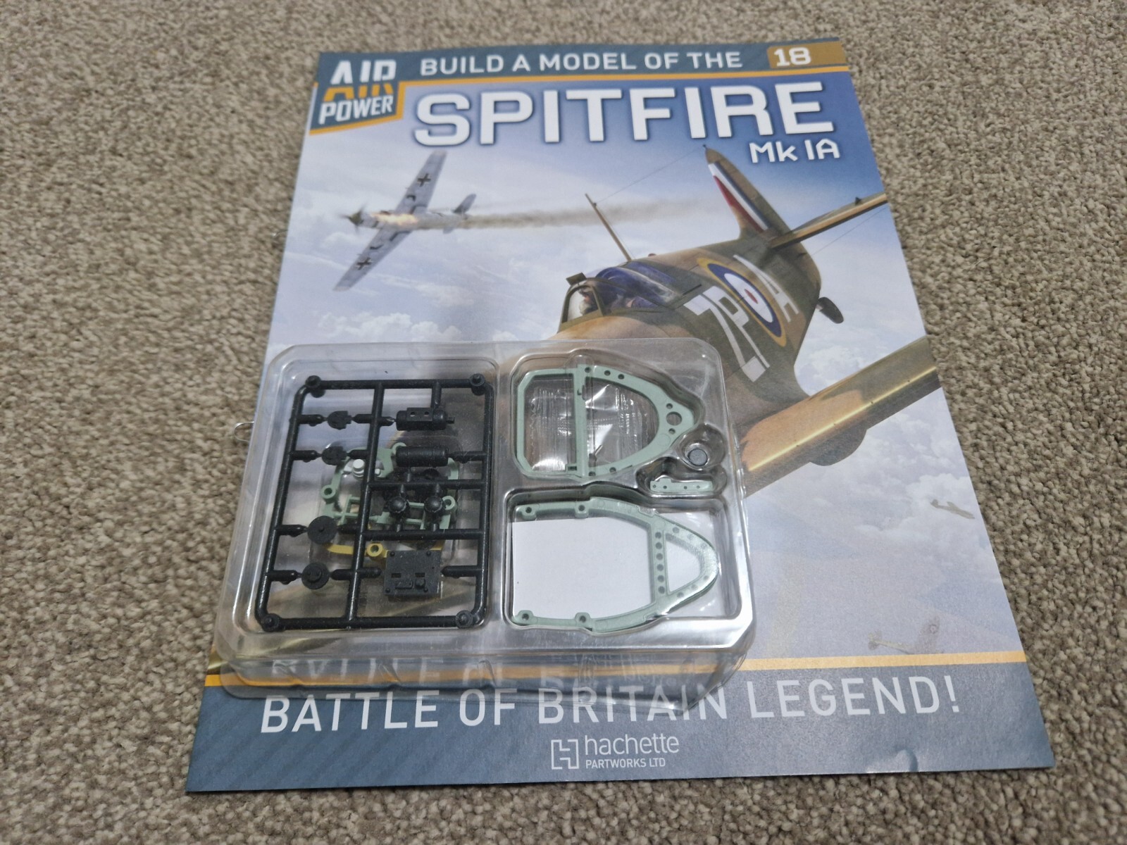 1/18 HACHETTE ISSUE 18 - BUILD A MODEL OF THE SPITFIRE MK 1A PLANE