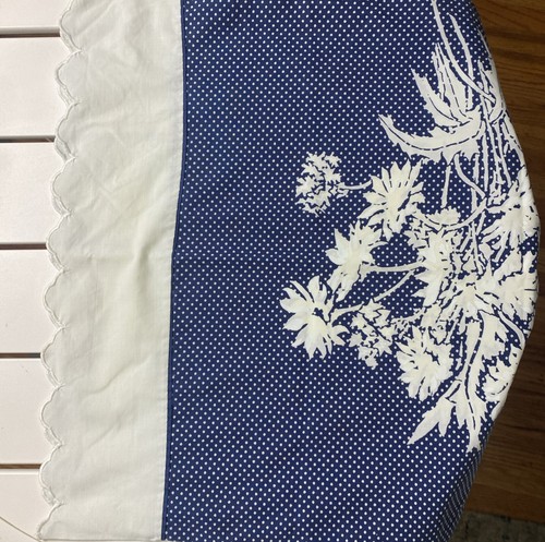 Set 2 federe standard vintage Oleg Cassini blu navy e bianche floreali - Foto 6 di 10