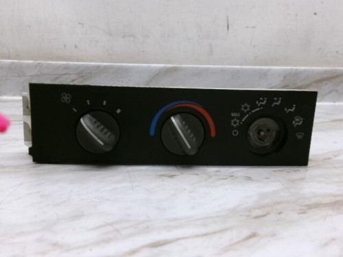 15773678 08-21 Chevy Express Savana Air Heat AC Climate Control w/o Rear Defrost - Picture 2 of 9