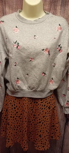 H&M hellgraues Sweatshirt mit Rosendetail Langarm Rundhalsausschnitt Damen Gr. Small