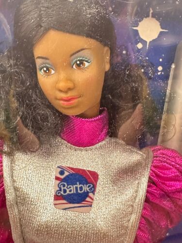Vintage 1985 Barbie “Astronaut Barbie” #1207 **NIB/Factory-sealed** - Picture 2 of 11