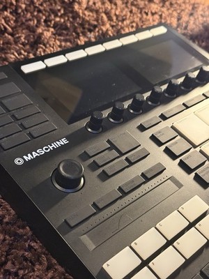 Native Instruments MASCHINE MK3 Sampler & Sequencer 16 Pad