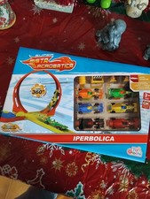 Super Pista Acrobatica Iperbolica: Il Divertimento a 360° Gradi