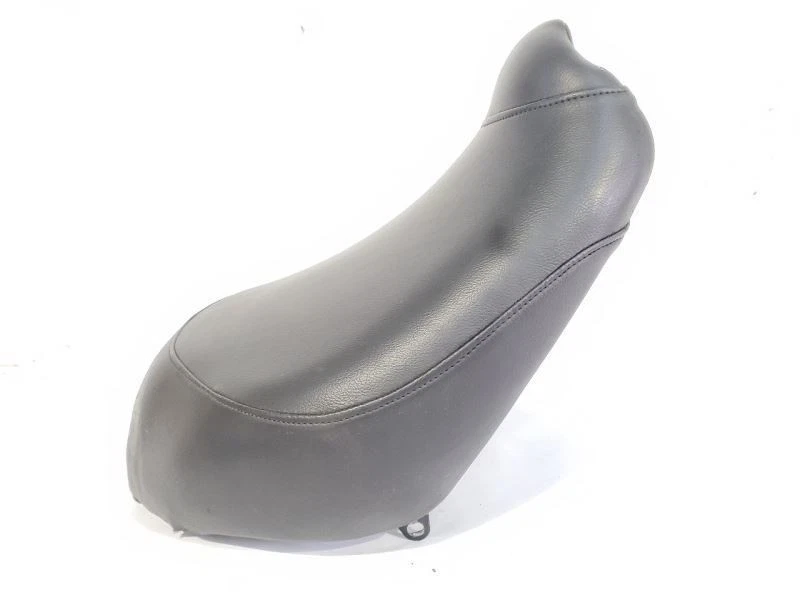 Assento dianteiro principal Kawasaki Vulcan VN1600 Suzuki Marauder VZ1600 FABRICANTE DE EQUIPAMENTO ORIGINAL 2004 2007 2008 - Imagem 4 de 4