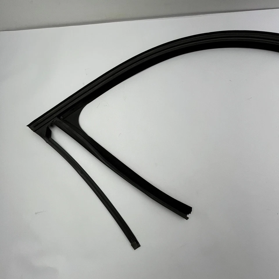 Cadillac XTS 2018-2019 puerta del lado del pasajero delantero derecho ventana sellado resistente a la intemperie Foto 2 de 4