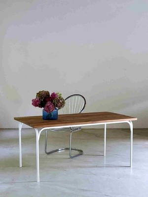 Industrial Bauhaus Tisch   Maßanfertigung in Design & Material