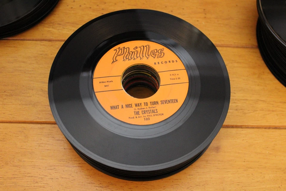 THE CRYSTALS "WHAT A NICE WAY TO TURN SEVENTEEN" 45 RPM 7" VG- RECORD [D33-123] Foto 2 de 4