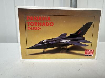 Academy Minicraft 1.144. Panavia Tornado F. MK. 2 Modellbausatz.