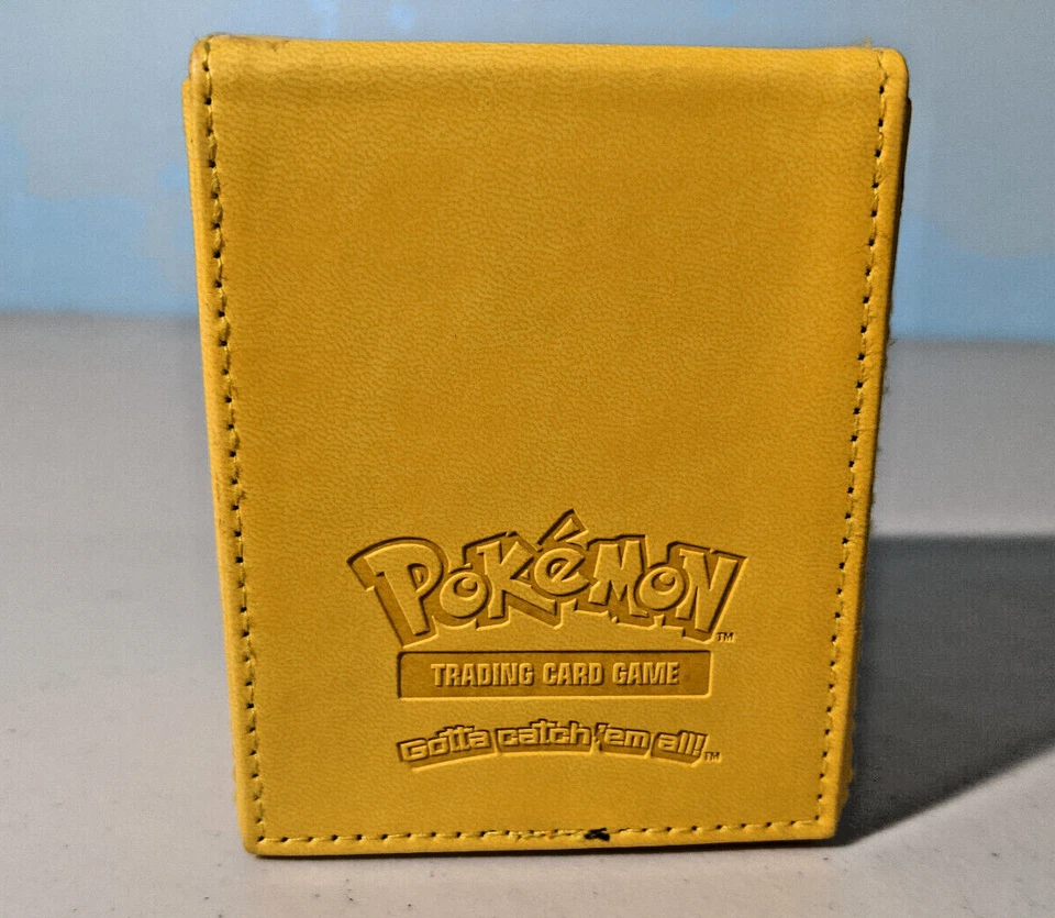 Lote grande de cartas y artículos de Pokémon - WOTC, Jakks, baraja profesional Pikachu, libro temático, latas Foto 3 de 4