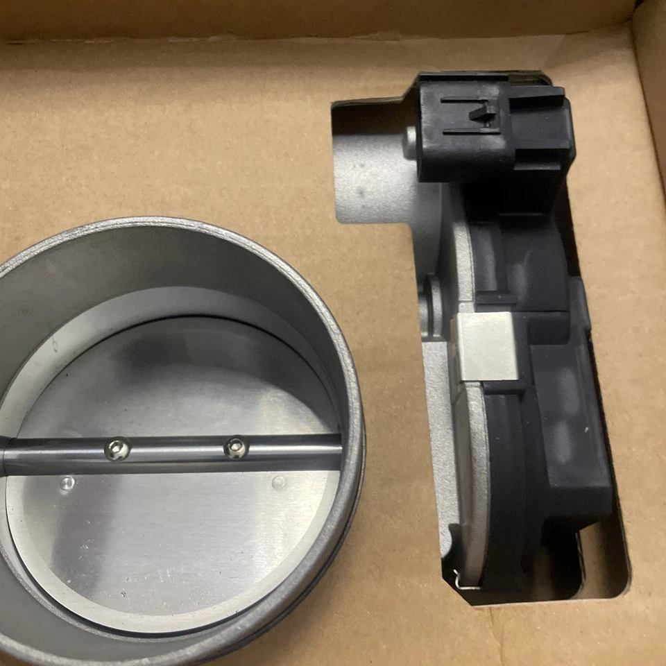 Cuerpo del acelerador de inyección de combustible DORMAN OE SOLUTIONS 977902 Foto 3 de 4