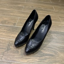 CHANEL Cap Toe Interlocking CC Chain-Trim Platform Pumps - Black Leather Size 40