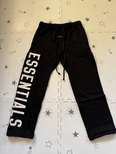 FEAR OF GOD ESSENTIALS FLEECE RELAXED SWEATPANT BLACK ( XL )