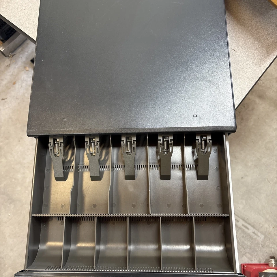 Logic Controls CR3000E - GY Cash Drawer w/Key - Image 2 of 4