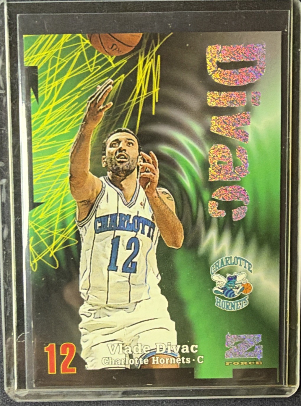 Vlade Divac 1997-98 Skybox Z-Force Rave Refractor /399 Rare NBA HOF