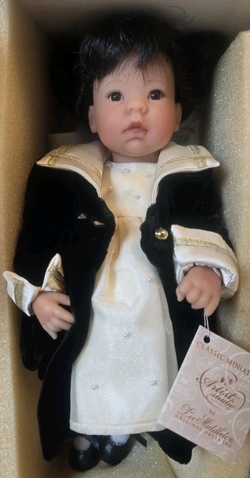 Lee Middleton "Maia" miniatura clásica 9" de alto Foto 4 de 4