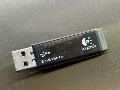 Logitech 2,4 GHz USB Empfänger Receiver C-UM34 P/N: 831120-2000 f kabellose Maus