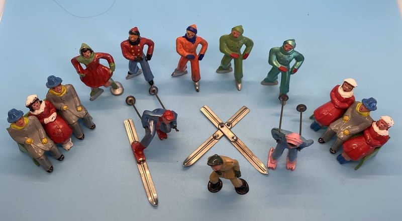 LEAD FIGURINES 16