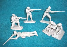 Classic Toy soldiers World War II Japanese infantry 12 figures in 6 poses 1/32