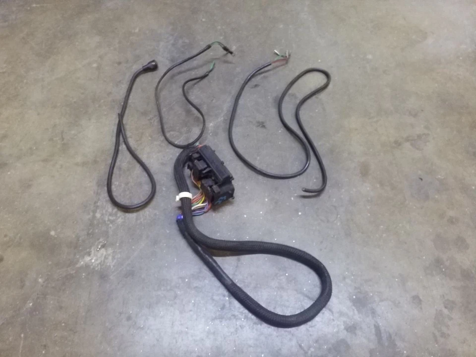 Chicote de fios dianteiro direito para porta lateral do passageiro compatível com 87 88 89 Mercedes Benz 300E - Imagem 2 de 4