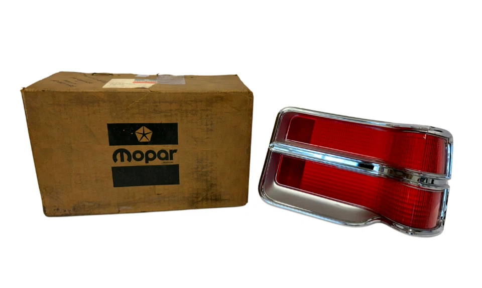 1975-1976 Dodge Charger SE Right Tail Light Lens W/ Chrome Bezel 3798254 NOS. - Image 2 of 4