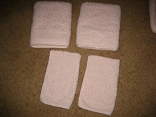 Pale Pink Bath Towel Set Beautifully Sculpted