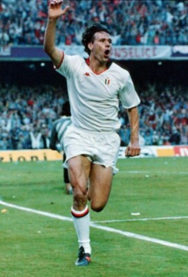 稀少！■ACミラン■Marco Van Basten サッカー半袖シャツ: M 稀少！□ACミラン□Marco Van Basten サッカー半袖シャツ: M