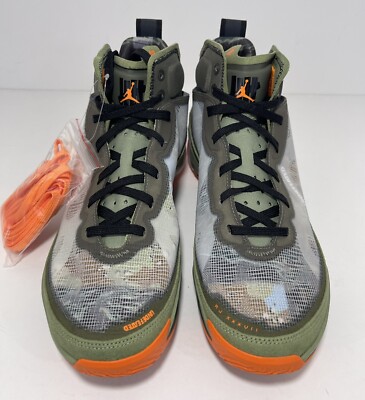 Nike Air Jordan XXXVII SP Undefeated  display picture 2