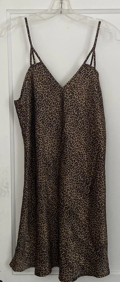 Morgan Taylor Intimates Bata y Slip Chemise Camisón CONJUNTO Leopardo Talla Pequeña/Mediana Foto 2 de 4