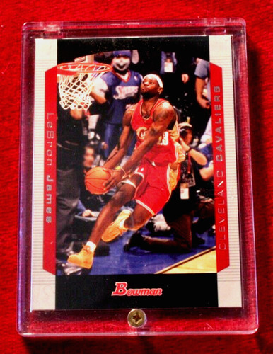 2004 BOWMAN # 23 LEBRON JAMES 2ND YEAR CARD IN SD 04' 👍🎈🎈🏀 (B-238)