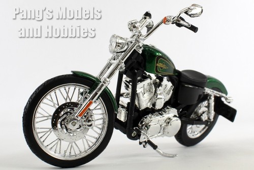 Harley - Davidson 2013 XL 1200V Seventy-two 1/12 Scale Diecast Model by Maisto - Picture 4 of 9