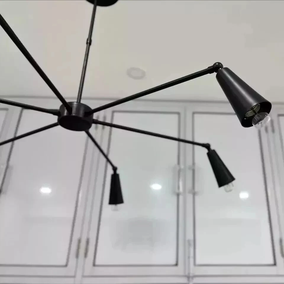 Lámpara de araña italiana de latón 6 luces lámpara de araña ajustable de mediados de siglo Foto 3 de 4