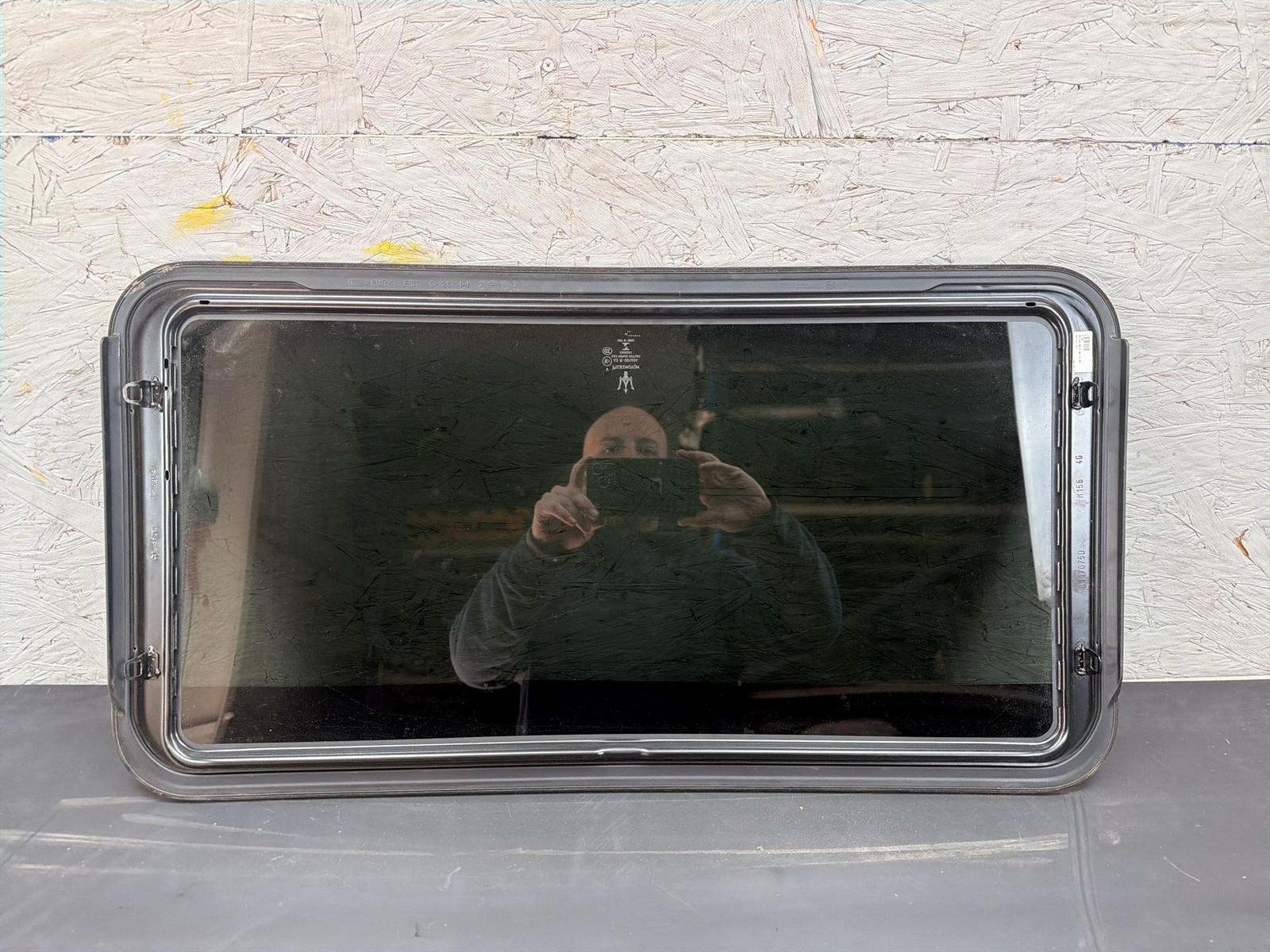 Maserati Ghibli 2014-2017 Sunroof glass P/N 1618904