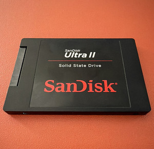SanDisk Ultra II 240GB 2.5" SATA III Internal SSD SDSSDHII-240G