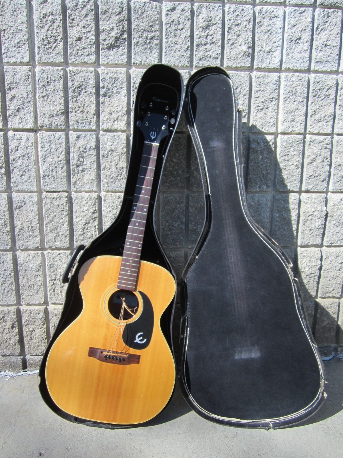 PROJECT INSTRUMENT VINTAGE 1970??s EPIPHONE FT-130 CABALLERO ACOUSTIC GUITAR 41"