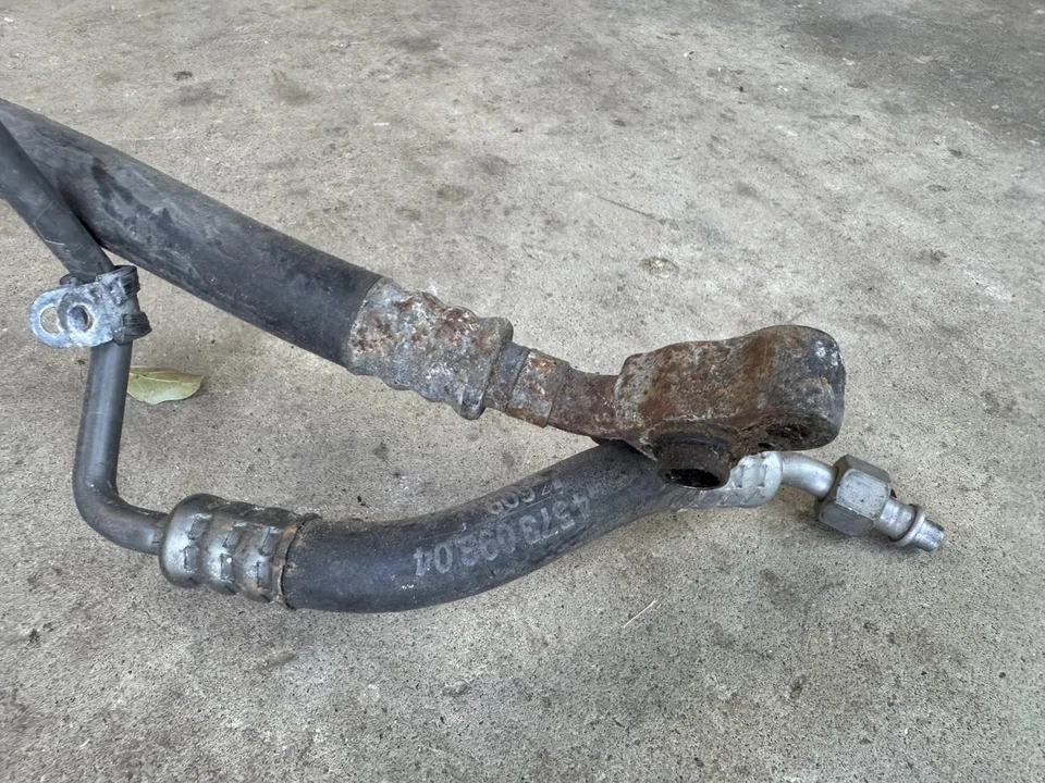 Tubo manguera aire acondicionado turbo Porsche 944 951 Foto 3 de 4