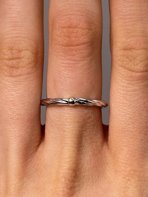 18K bicolor Weiß & Gelbgold hohler gedrehter Bandring, Größe 7