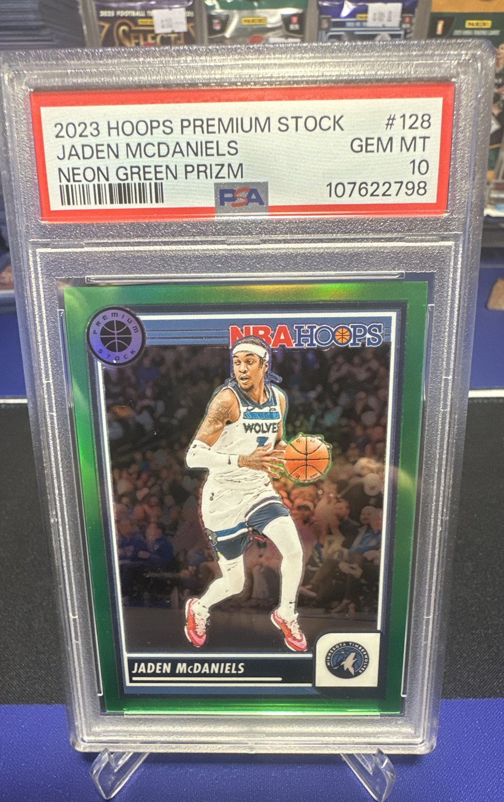 2023-24 Panini Nba Hoops Premium Stock - Jaden McDaniels #128 Green 5/5 PSA 10