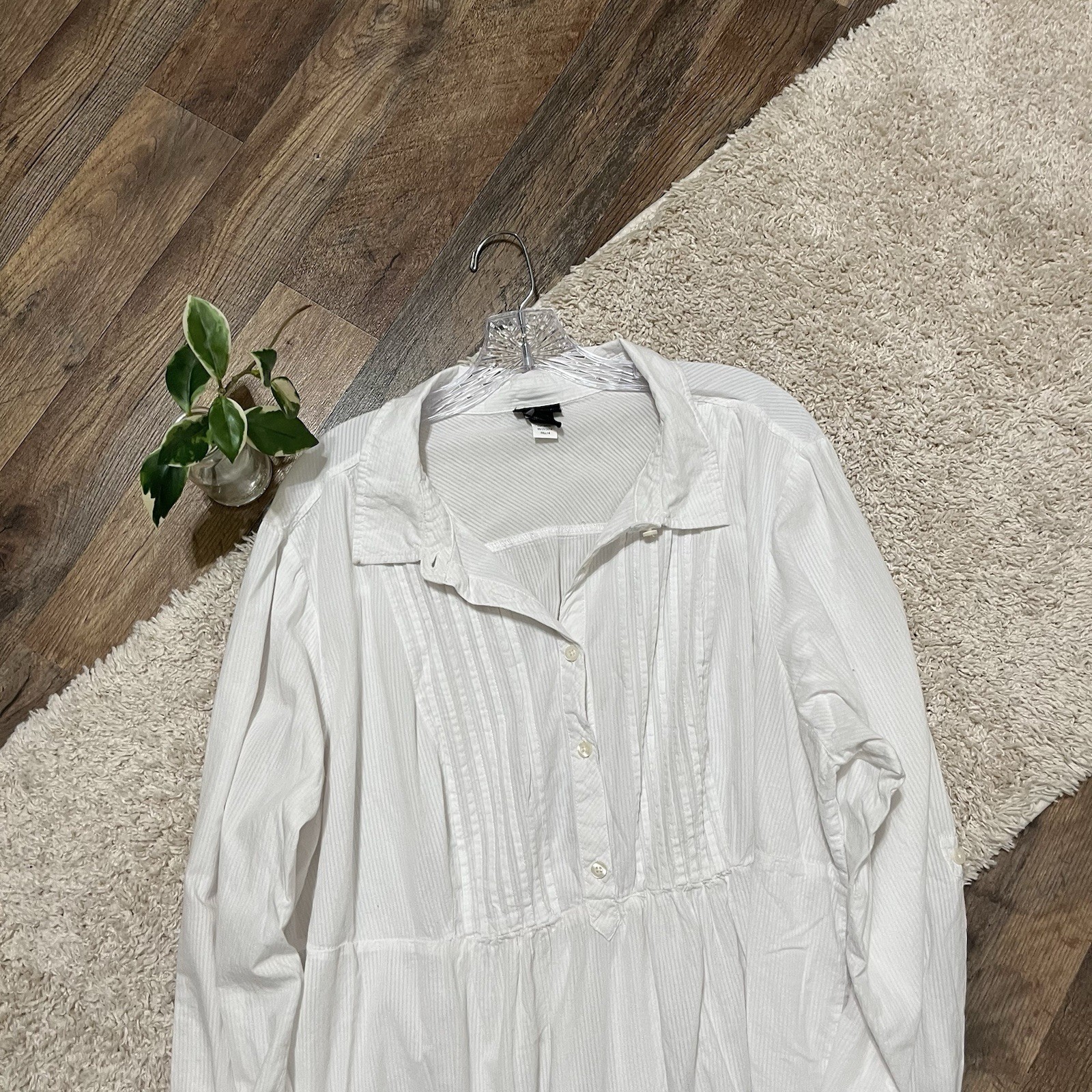 Torrid 4X White Versatile Half Button Down Pintuc… - image 2