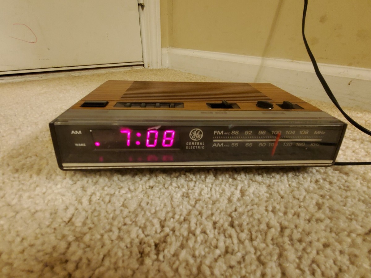 GE General Electric FM/AM Electronic Digital Alarm Clock Radio 7
