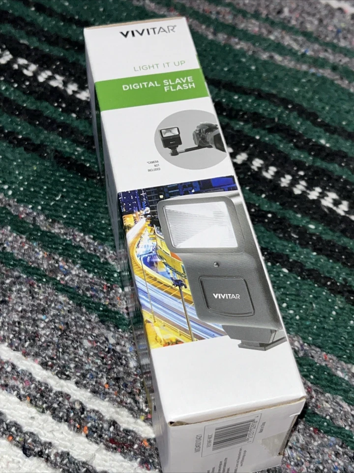 Vivitar Digital Concepts Slave Flash w/ Bracket For Digital Camera - Image 4 of 4