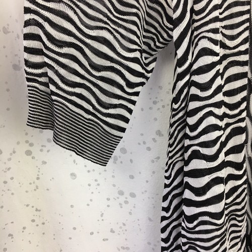 Chicos Size 2 Open Front Cardigan Black + White Zebra Waterfall Hem Plus Size - Picture 4 of 9