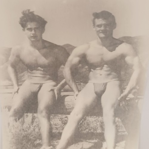 1**FOTO-Gays-Guys- Men-Vintage- Photos of attractive gays 1920-70
